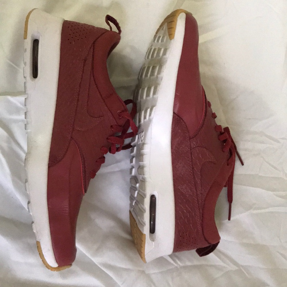 Nike Thea Sneakers - Picture 3 of 3